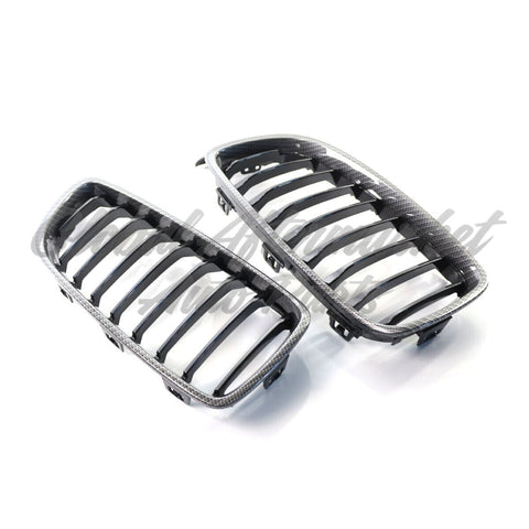 GRILLE LH CHROME/BLACK LUXURY MODEL