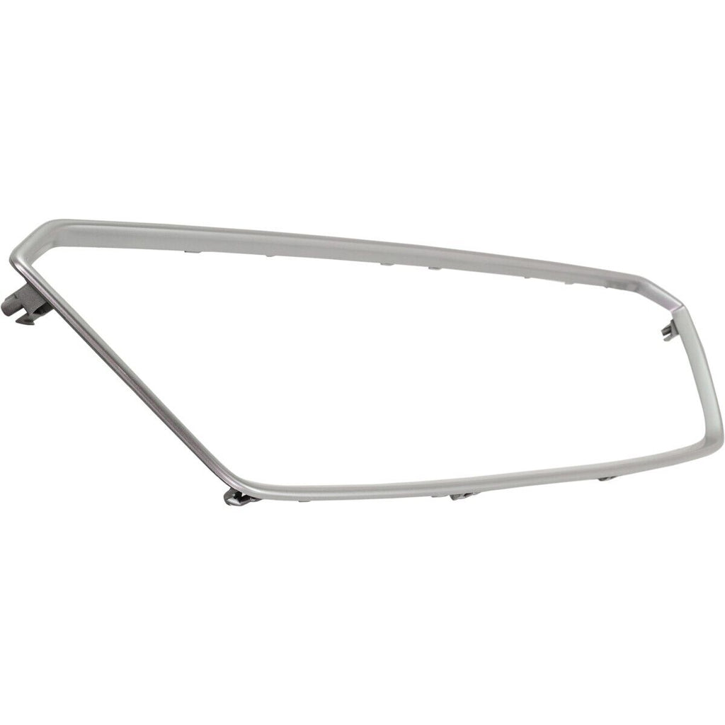 GRILLE SURROUND SILVER SDN/WGN
