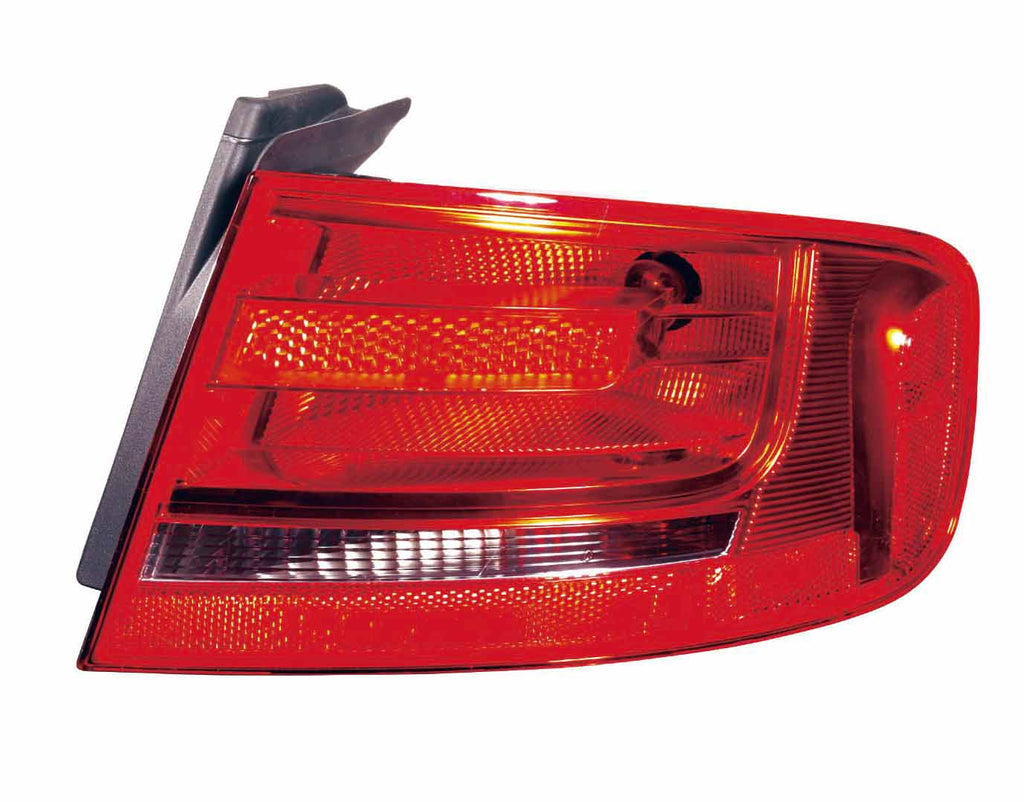 TAIL LAMP RH BULB TYPE SDN HQ