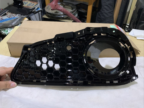 FOG LAMP BEZEL FR LH PTD BLACK W/A-SPEC