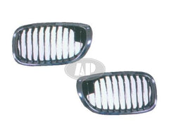 GRILLE RH CHROME/BLACK [11 BLACK VERTICAL BARS WITH CHROME FACE SURROUNDED BY CHROME FRAME]