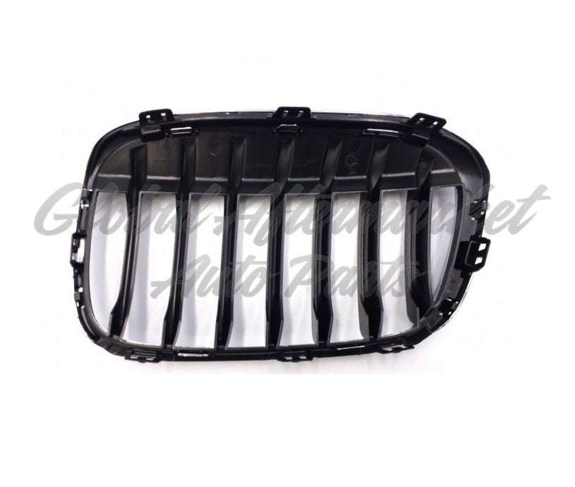 GRILLE RH PTD SILVER W/CHROME FRAME FOR X-LINE MODEL