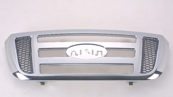 GRILLE CHROME W/BLACK INNER EXCLUDE STX MODEL