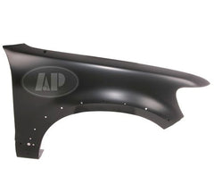 FENDER FR RH XLT W/FLARE HOLE CAPA