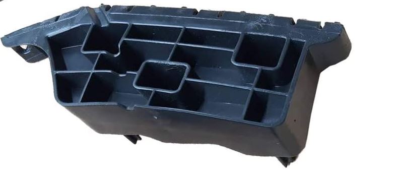 BUMPER GUIDE FR RH PLASTIC