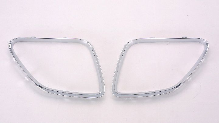 GRILLE UPPER OUTER CHROME RH