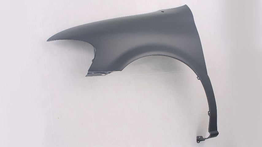 FENDER FR RH W/ANTENNA HOLE