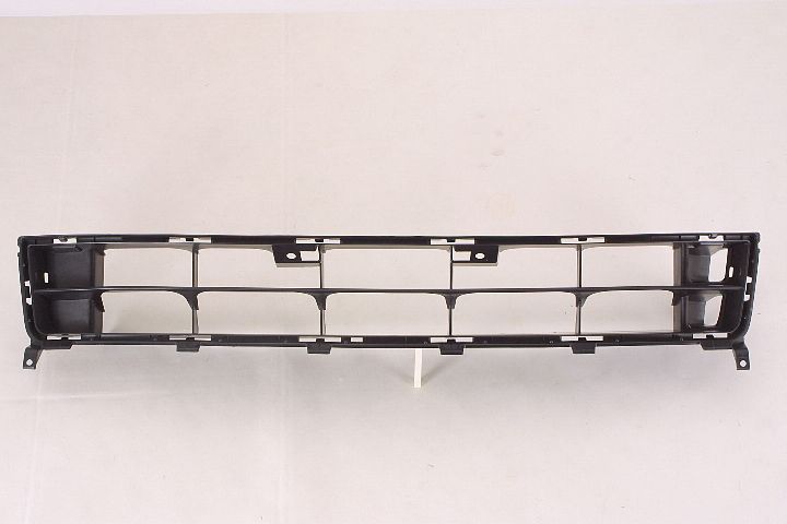 GRILLE LOWER MATT BLACK