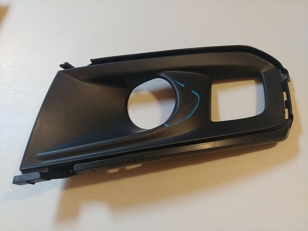 FOG LAMP BEZEL FR RH TEXTURED BLACK
