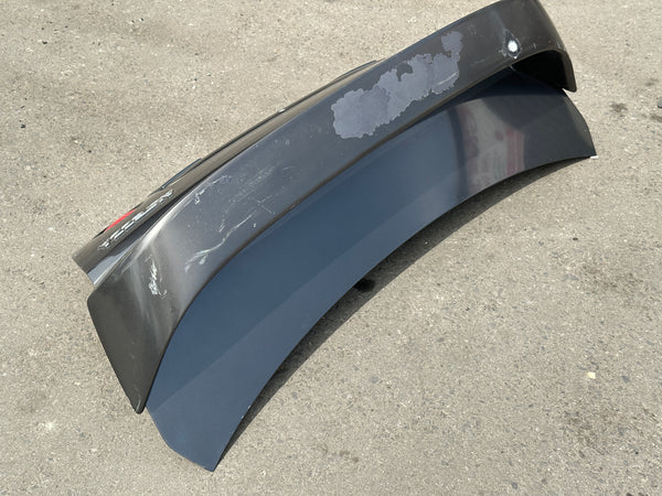 JDM 2001-2005 Toyota Altezza Lexus IS300 Trunk with Spoiler with Carbon Fiber Insert