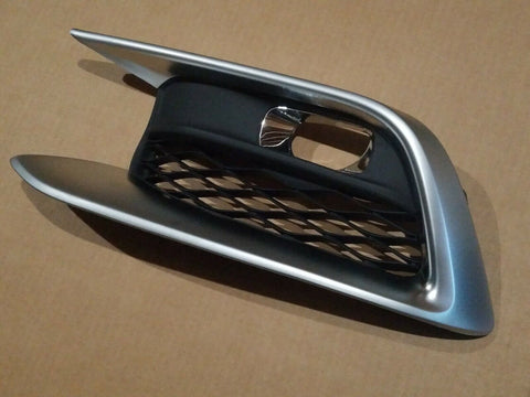 FOG LAMP BEZEL FR LH TEXTURED BLACK W/SATIN CHROME FRAME
