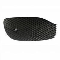 GRILLE LOWER FR RH TEXTURED BLACK W/PARK ASSIST SENSOR W/O AMG