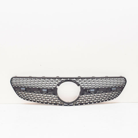 GRILLE FR BLACK W/CHROME INDIVIDUAL SHAPED PATTERN/AMG W/O CAMERA