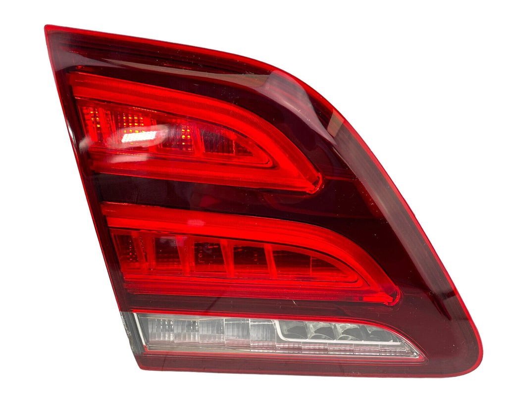 TRUNK LAMP LH GLE PLUG IN UP TO 5/18 HQ