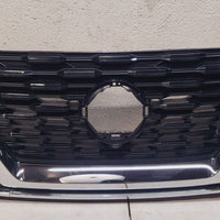 GRILLE FR GLOSS BLACK W/CHROME MOLDING W/O CAMERA US BUILT
