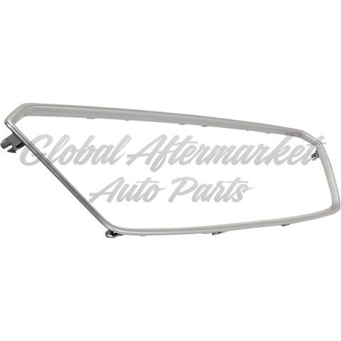 GRILLE SURROUND SILVER SDN/WGN