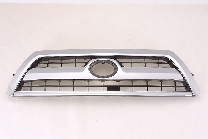 GRILLE CHROME/BLACK SR5 MODEL