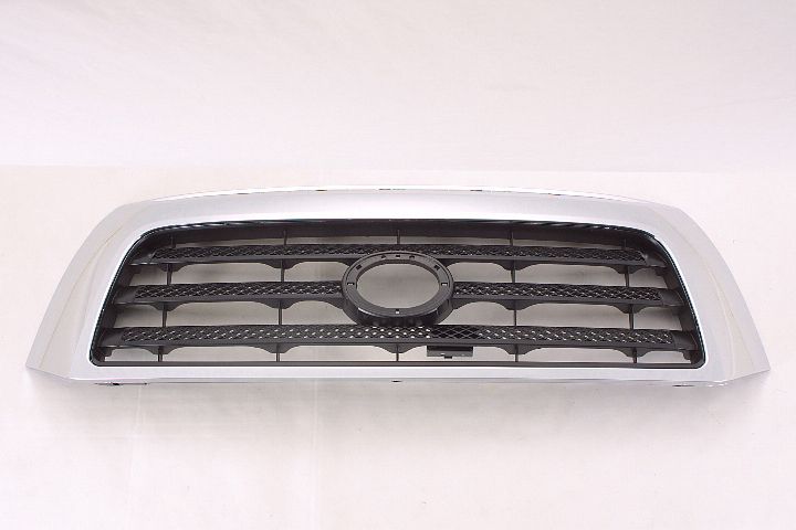 GRILLE SR5 MODEL BLACK W/CHROME FRAME