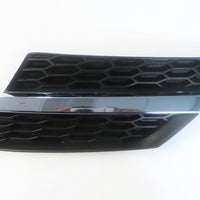 GRILLE RH W/CHROME MOULDING