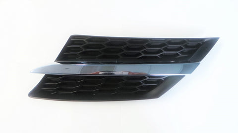 GRILLE RH W/CHROME MOULDING