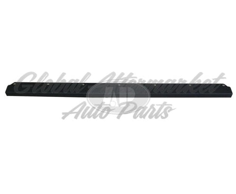 TAILGATE PROTECTOR MATT-BLACK PLASTIC