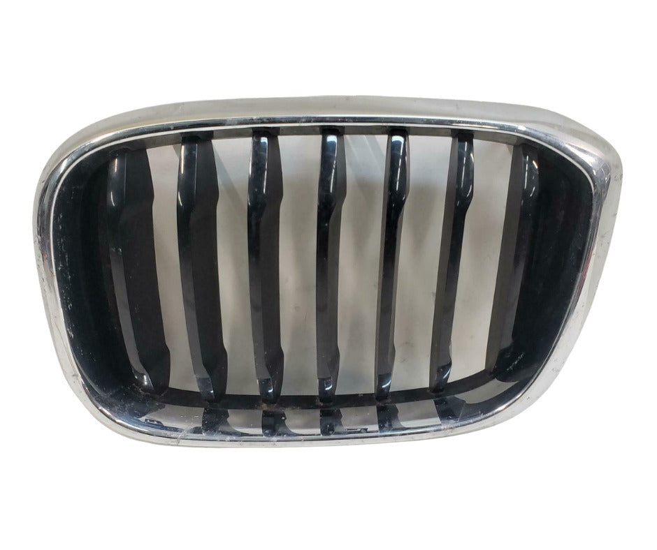 GRILLE LH MATTE BLACK W/CHROME FRAME W/OM-PKG BASE MODEL