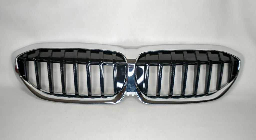 GRILLE GLOSS BLACK CHROME FRAME W/ ALLL BLACK SLUTS W/M-SPORT PKG