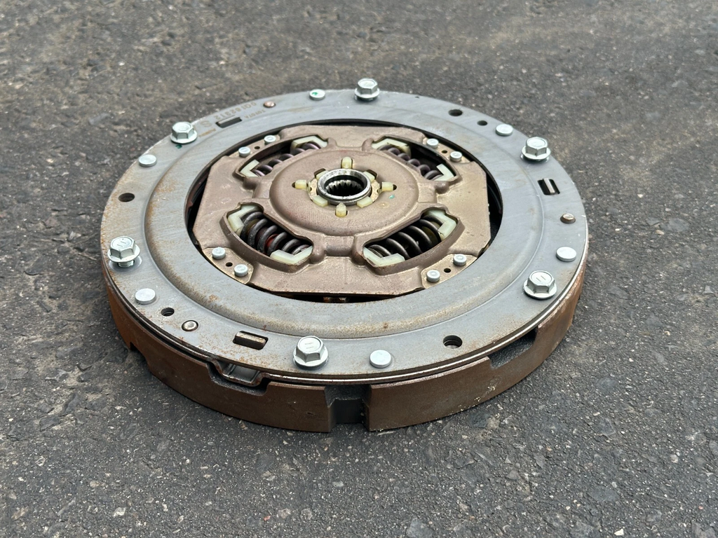 Toyota Prius Jdm 2010-2015 2ZR-FXE 1.8L Hybrid Transmission Input Damper Clutch (Flat Version)