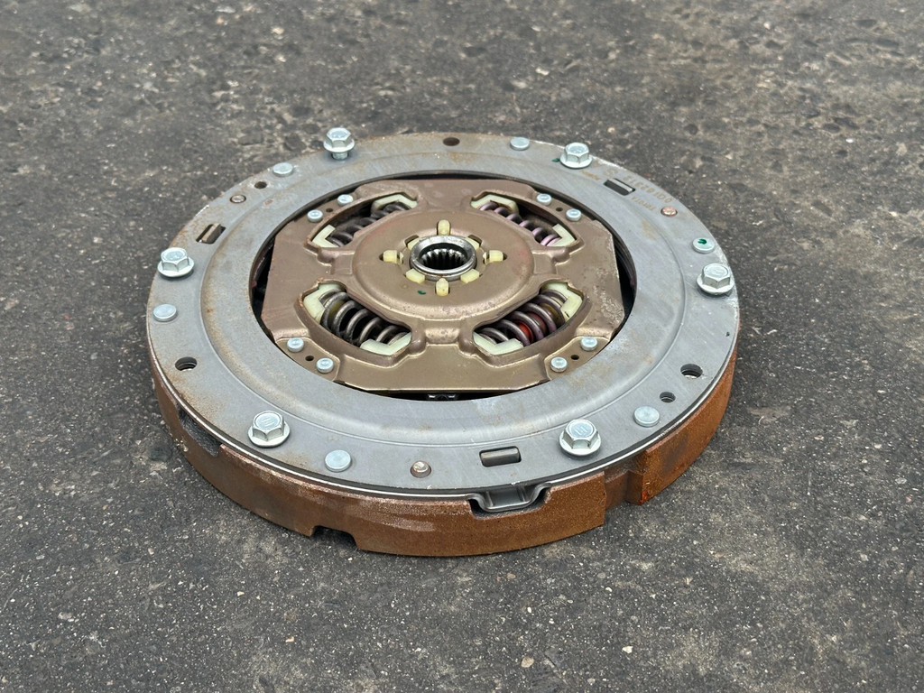 Toyota Prius Jdm 2010-2015 2ZR-FXE 1.8L Hybrid Transmission Input Damper Clutch (Flat Version)