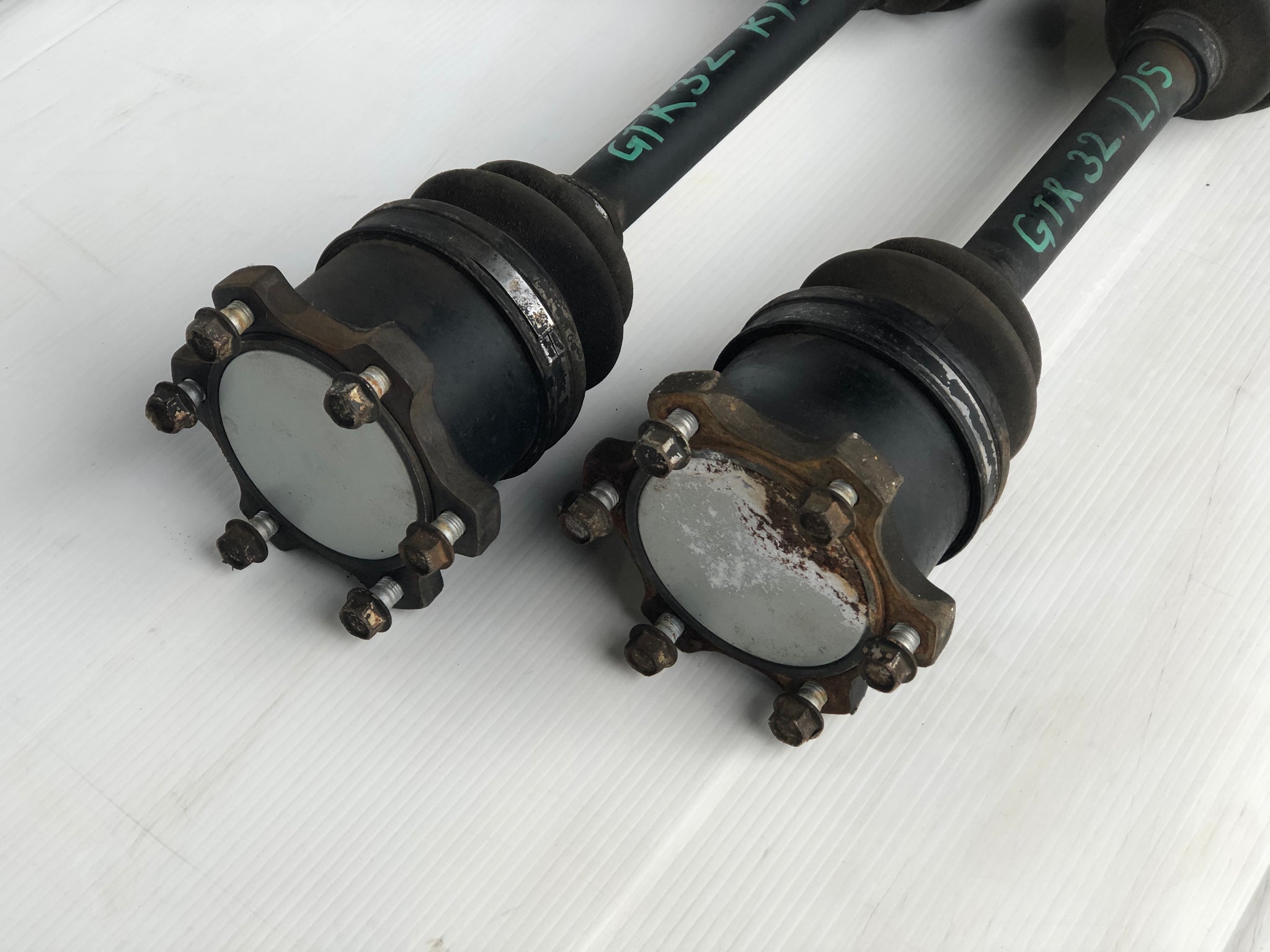 1543 | JDM Nissan Skyline R32 GTR Rear Right CV Joints Axle R33