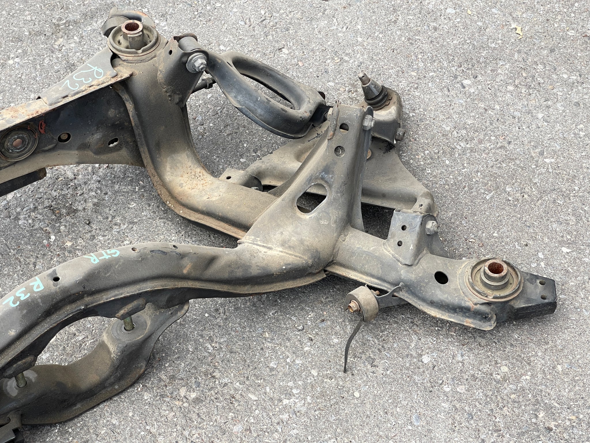 R32 Rear Subframe 1922 | Nissan Skyline GTR R32 Rear SubFrame With Suspension Parts ...