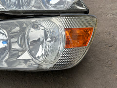 Toyota JDM Altezza GITA SXE10 01-05 Front Head Light Lamps Lexus IS300 IS200 OEM
