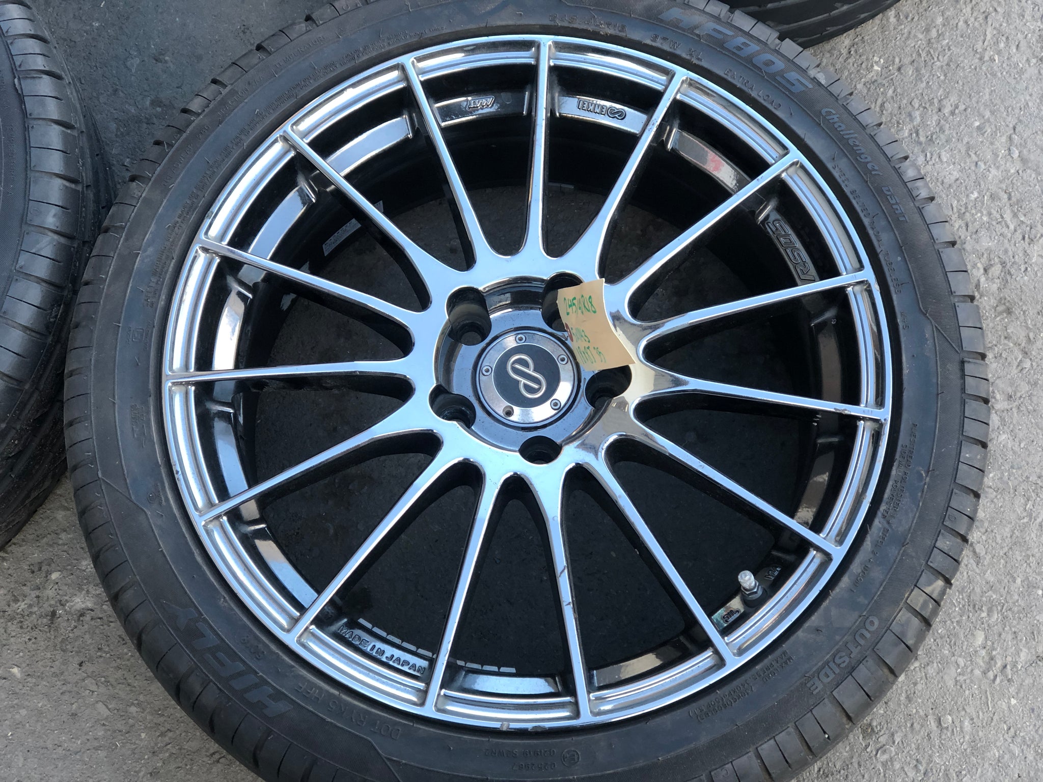 1846 | ENKEI RS05 Rare Racing Wheels 18x8J +35 5x114.3 245/40 R18