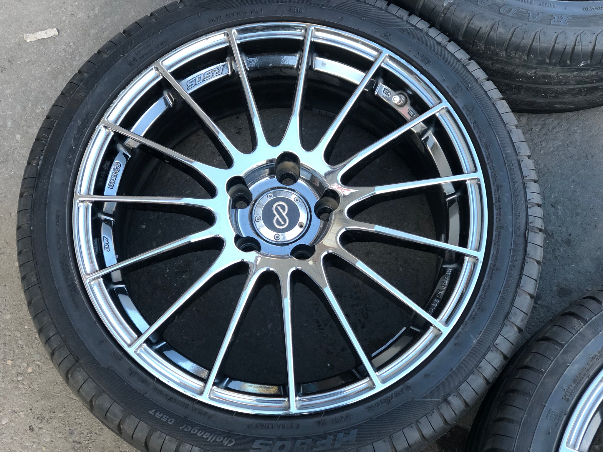 1846 | ENKEI RS05 Rare Racing Wheels 18x8J +35 5x114.3 245/40 R18