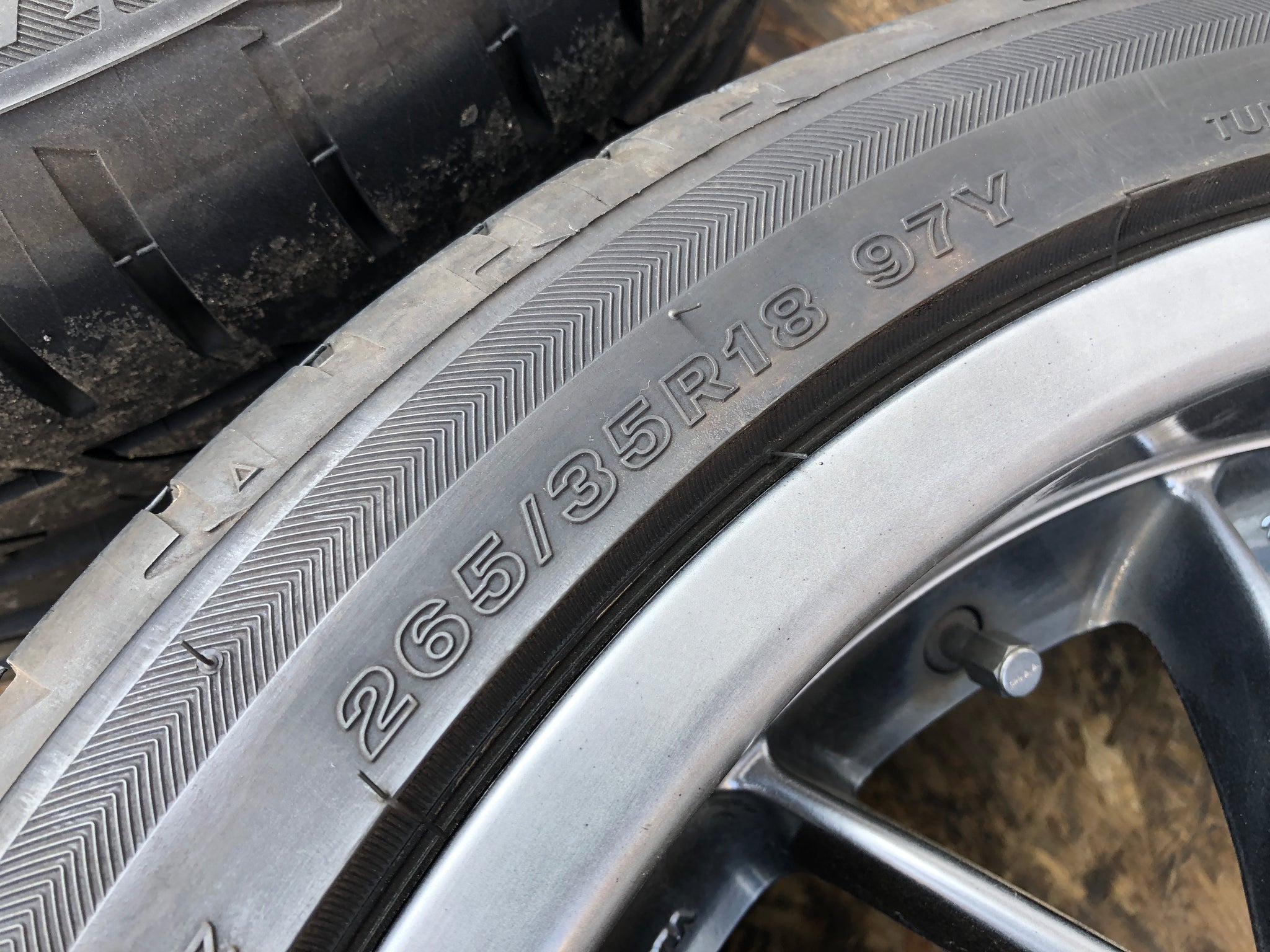1684 | JDM PIAA Racing Sport Mesh 18 x 9.5 + 45 265/35R18 | 18 x