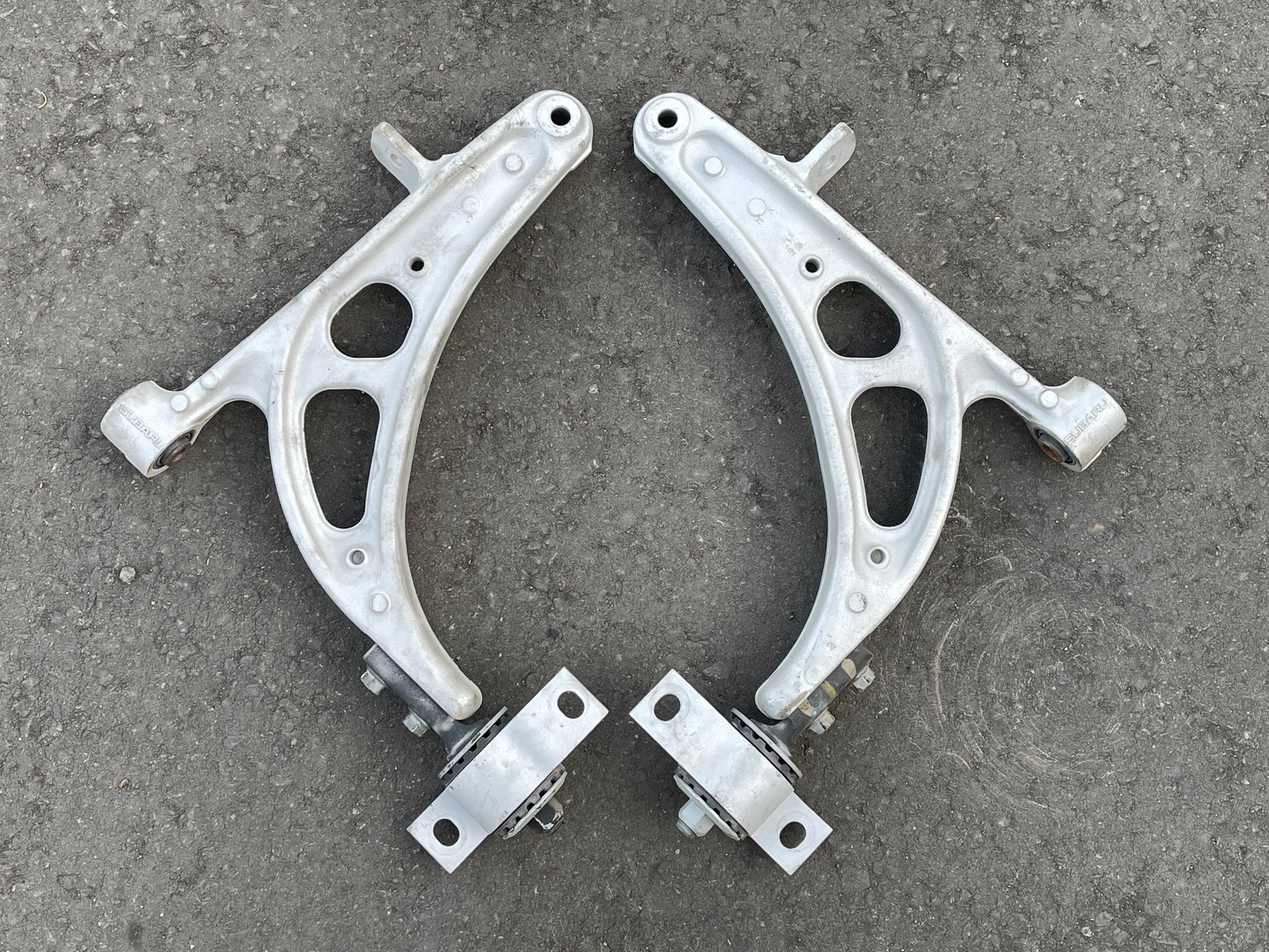 1428 | JDM Subaru GC8 RA Impreza WRX STI Front Lower Control Arm
