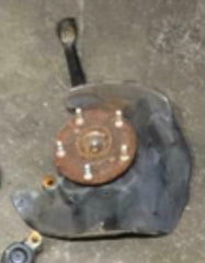 LEXUS IS300 FRONT KNUCKLE RIGHT SIDE PASSENGER SIDE